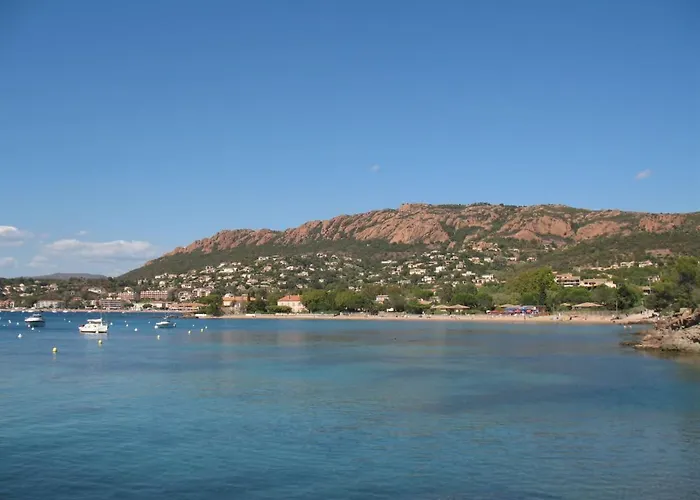 L'esquinade - G4 125 By Interhome *