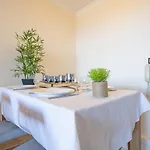 L'esquinade - G4 125 By Interhome